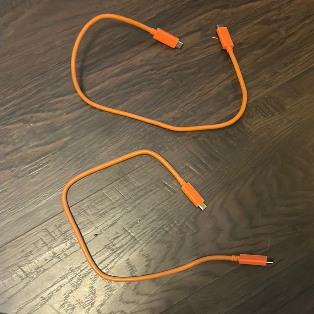 Brand new - Thunderbolt 3 cables